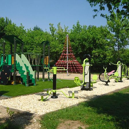 Camping Paradis Le Rocher De La Granelle 勒布奎 外观 照片