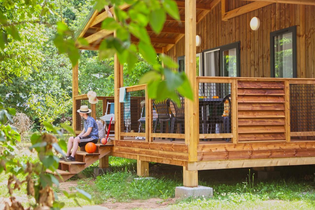 Camping Paradis Le Rocher De La Granelle 勒布奎 外观 照片