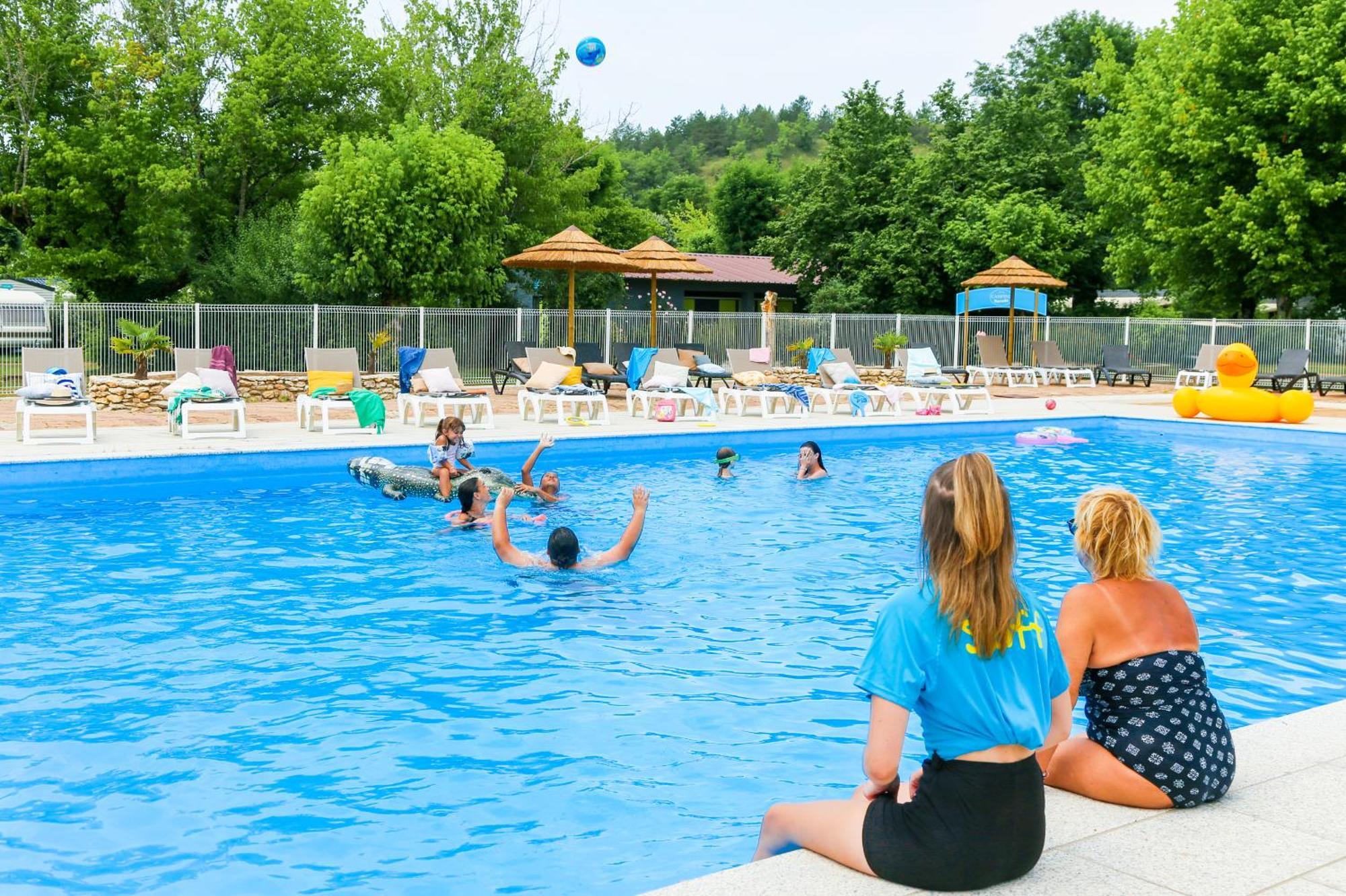 Camping Paradis Le Rocher De La Granelle 勒布奎 外观 照片